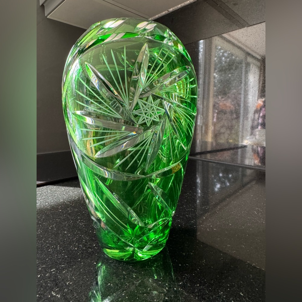 Elegant Green Crystal Vase